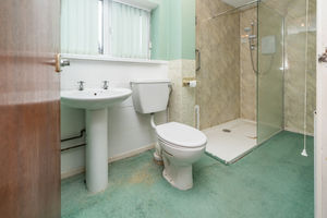 SHOWER ROOM- click for photo gallery